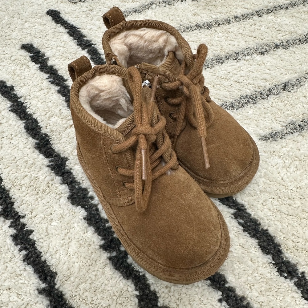 Toddler Boots Ugg Size 8